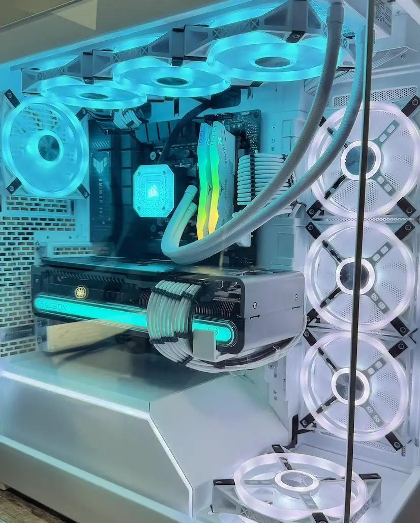 Montaje Gaming PC Phanteks Alpedrete